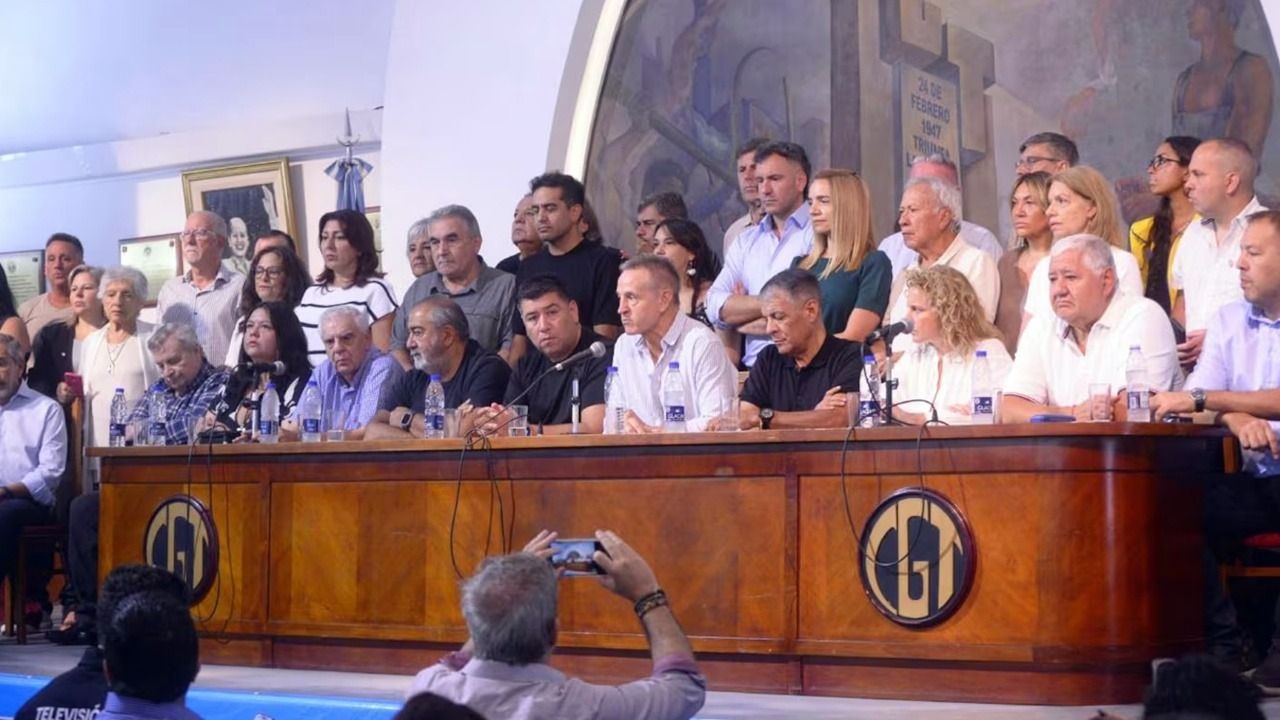 La CGT endurece su postura contra la reforma laboral y amenaza con otro paro