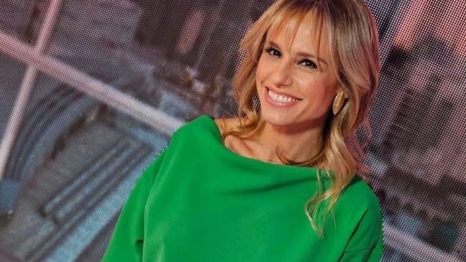 Mariana Fabbiani enseña a llevar vestidos largos y botas este invierno
