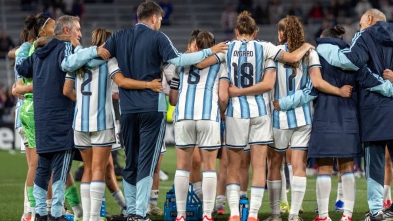 Argentina va por el boleto al Mundial femenino de fútbol ante Perú 