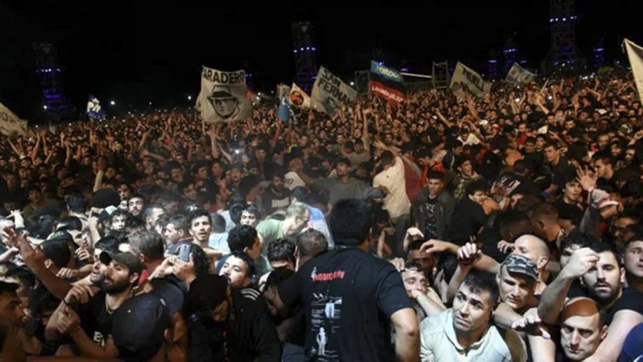 Historia del pogo del rock argentino cuándo saltó al ritmo del Indio Solari