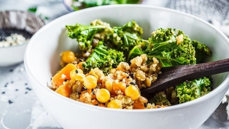 Tres recetas de guisos rápidos con cereales saludables y nutritivos