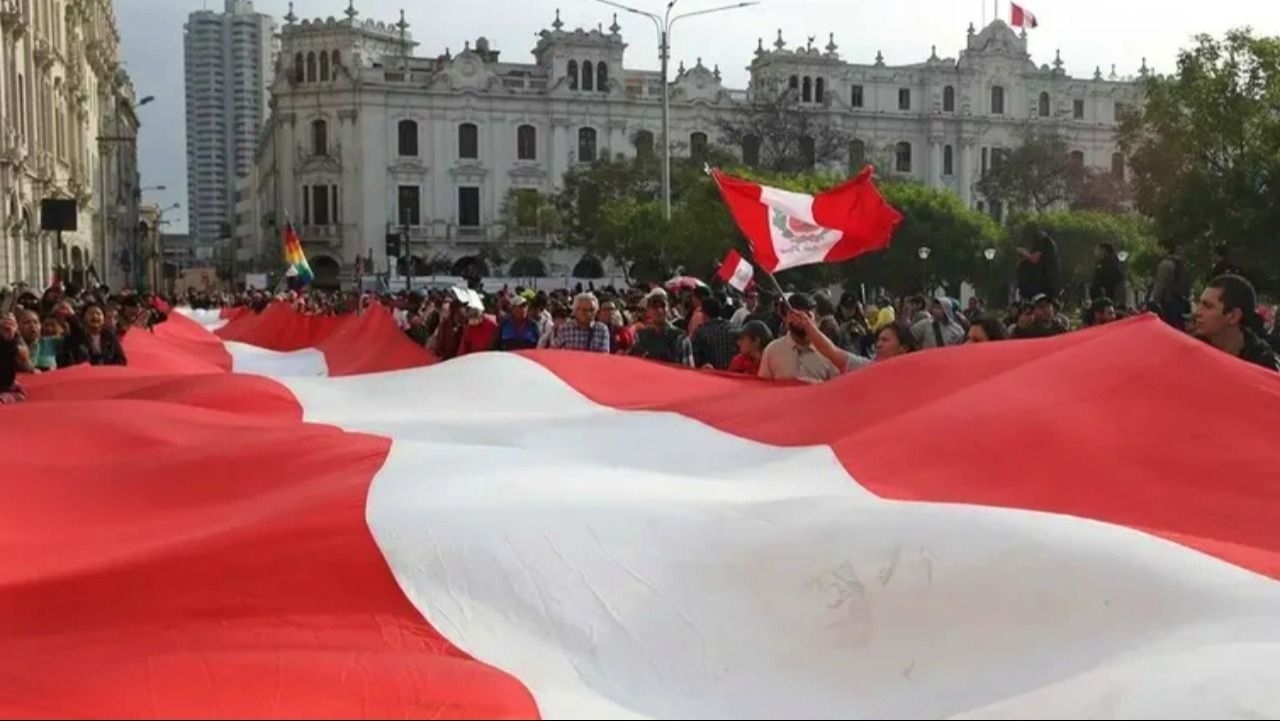 Perú elige presidente por novena vez en 10 años