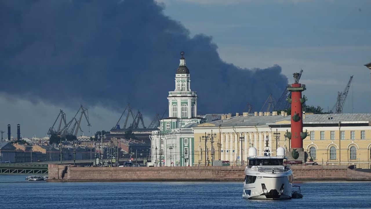 Ucrania golpeó San Petersburgo con un masivo ataque de drones