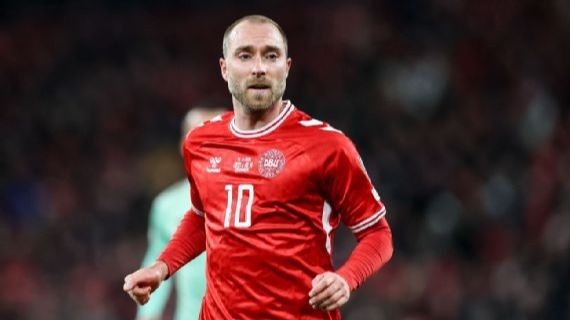 Cómo evoluciona el jugador danés que sufrió un nuevo colapso en cancha