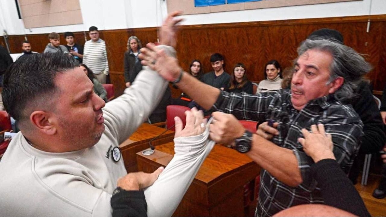 Taxistas y choferes terminaron a las piñas en el consejo deliberante de Mar del Plata