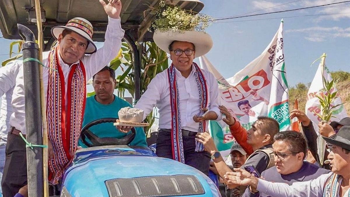 Roberto Sánchez pasó a liderar los cómputos, aunque es escasa diferencias