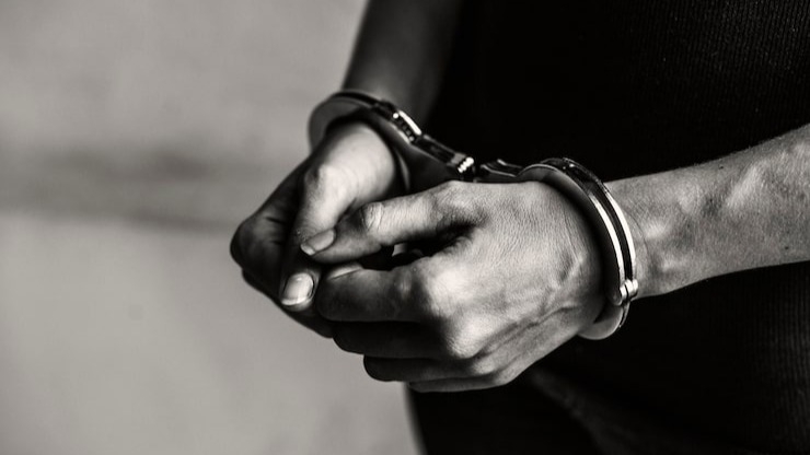 Padrastro detenido por partirle la cabeza a golpes a su hijastra con discapacidad