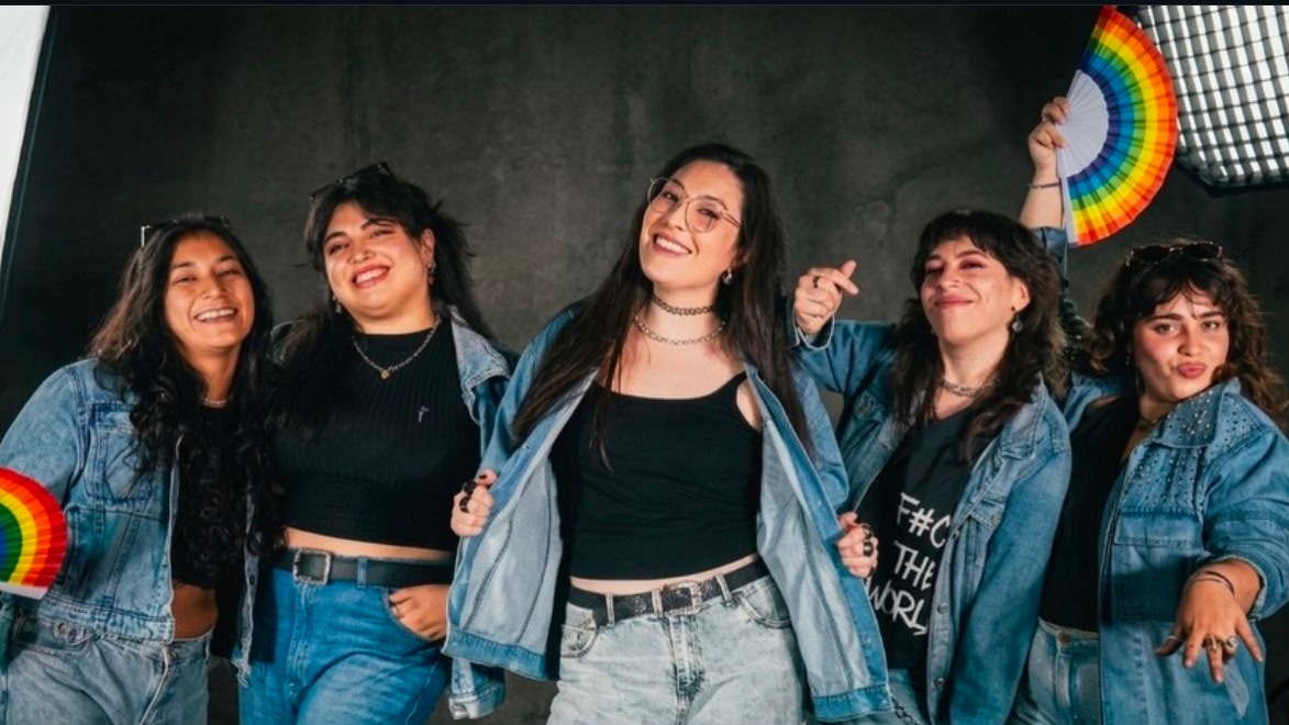 Un streaming organiza una jornada por el Mes del Orgullo con talleres, música y debate