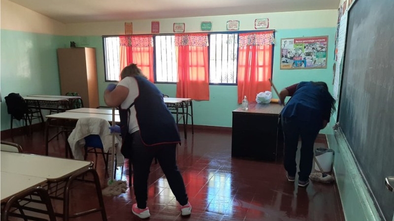 Porteros de escuelas acordaron un aumento del 3% y el pase de contratados a planta