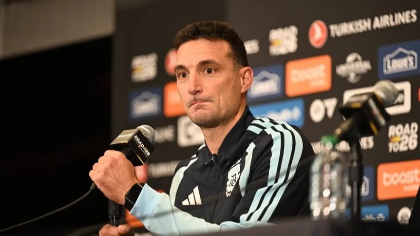 Scaloni extiende el misterio por el reemplazo de Balerdi en la Selección