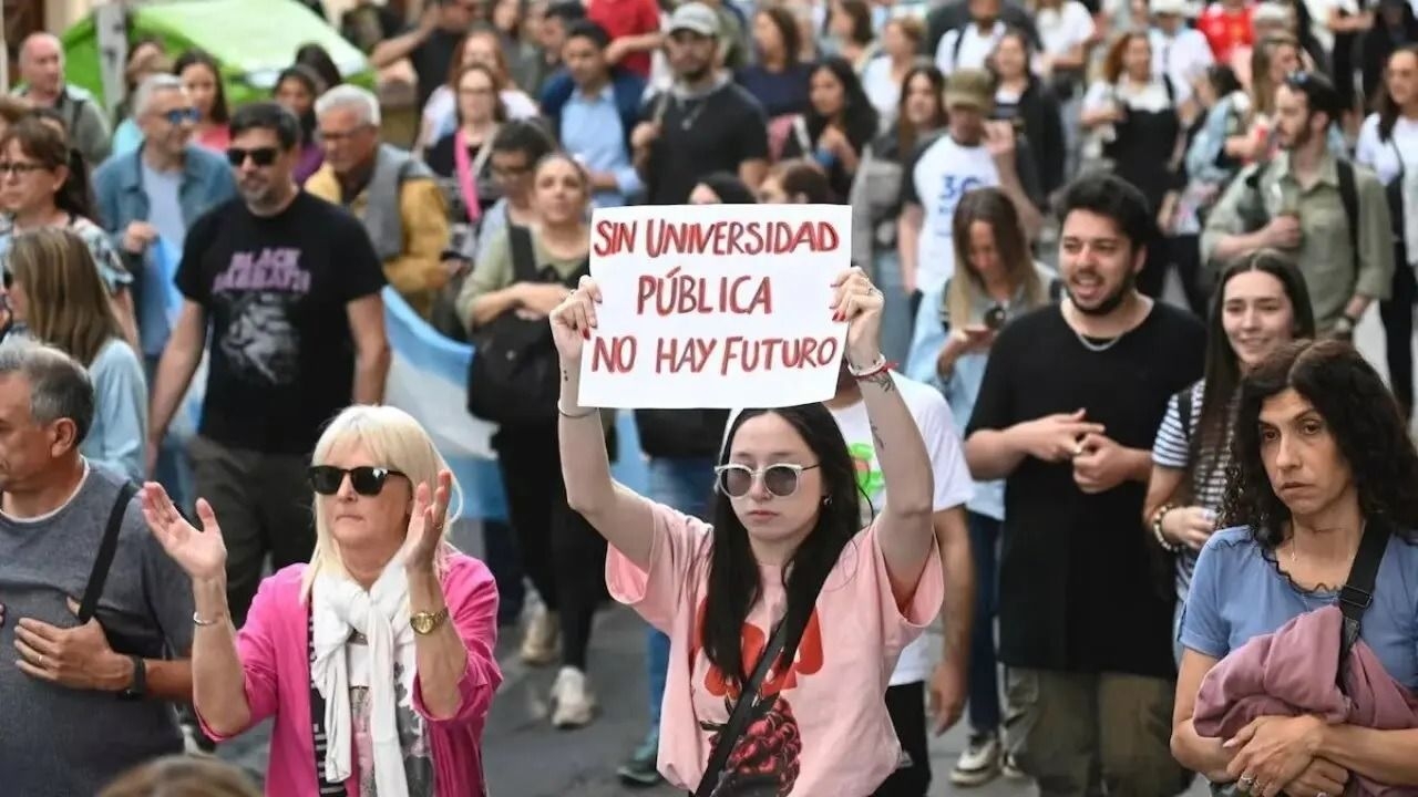 El Gobierno y las universidades nacionales firmaron un acuerdo salarial