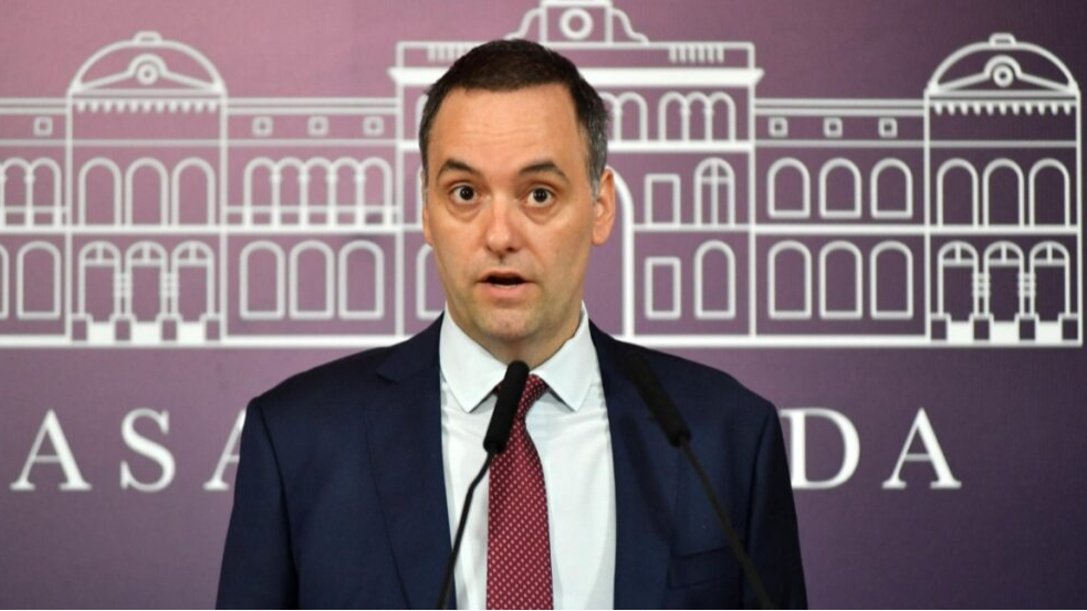 Adorni declaró más medio millón de dólares en negro y rectificó su patrimonio