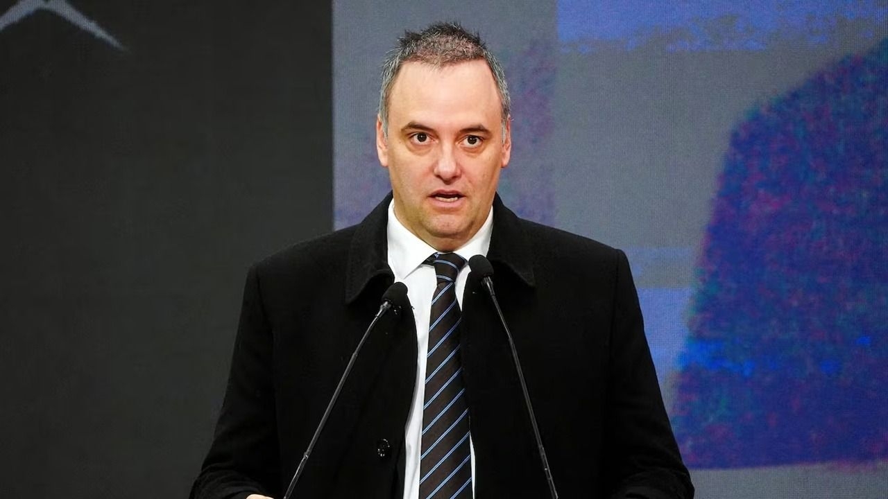 Investigan los fondos en bitcoin de Adorni por presunto enriquecimiento