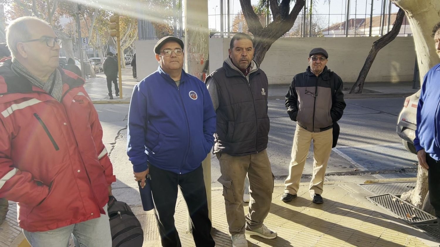 Gasistas matriculados se manifestaron en las puertas de la compañía Ecogas 
