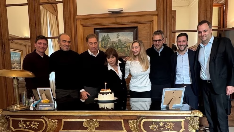 Tras las críticas a Adorni, Karina Milei reunió a la mesa política