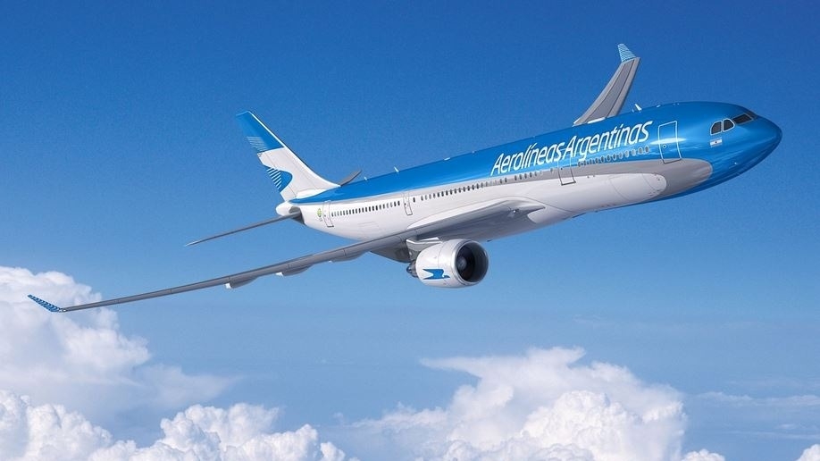 Un influencer detenido tras estafar por US$500.000 a Aerolíneas Argentinas