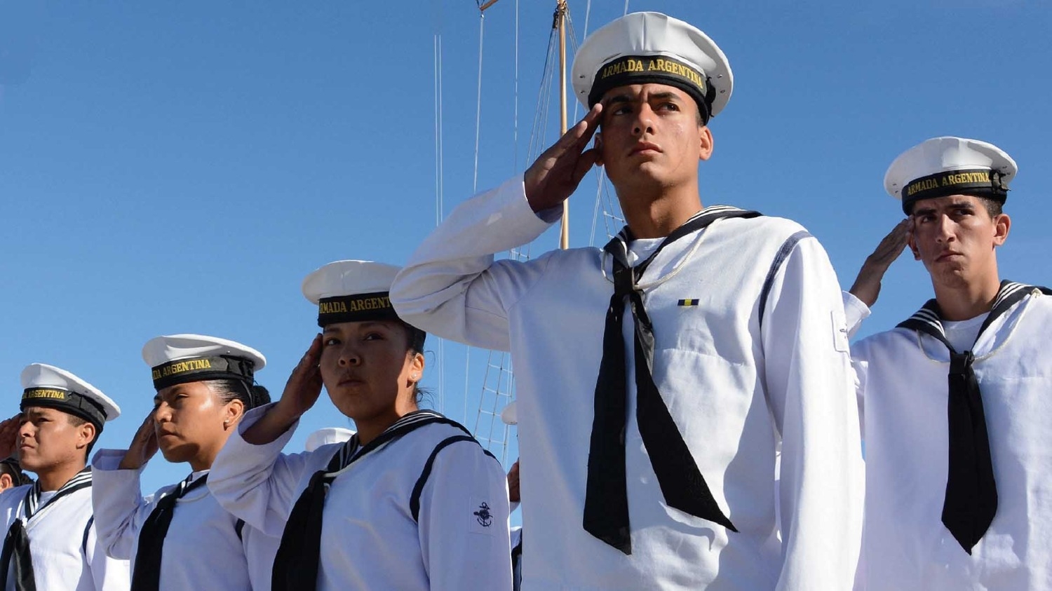 Carreras y cursos de la Armada llegarán a Jáchal en una jornada abierta
