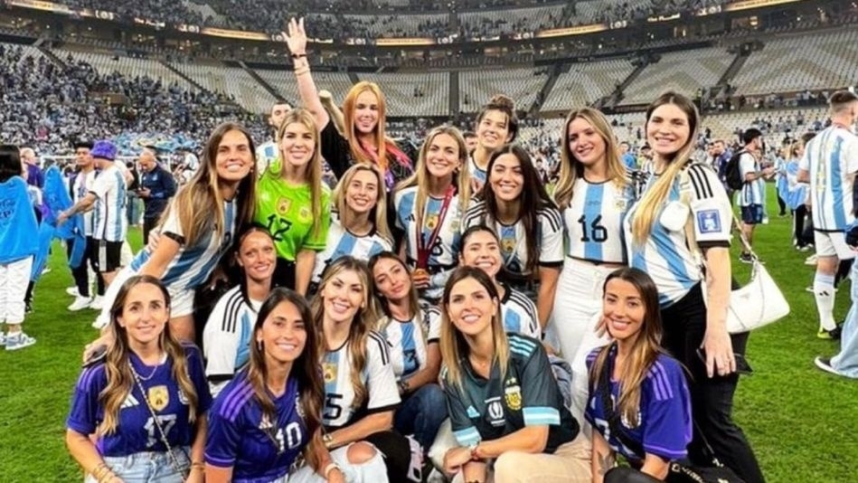 La mujer de un futbolista de la Selección lo habría engañado con un compañero