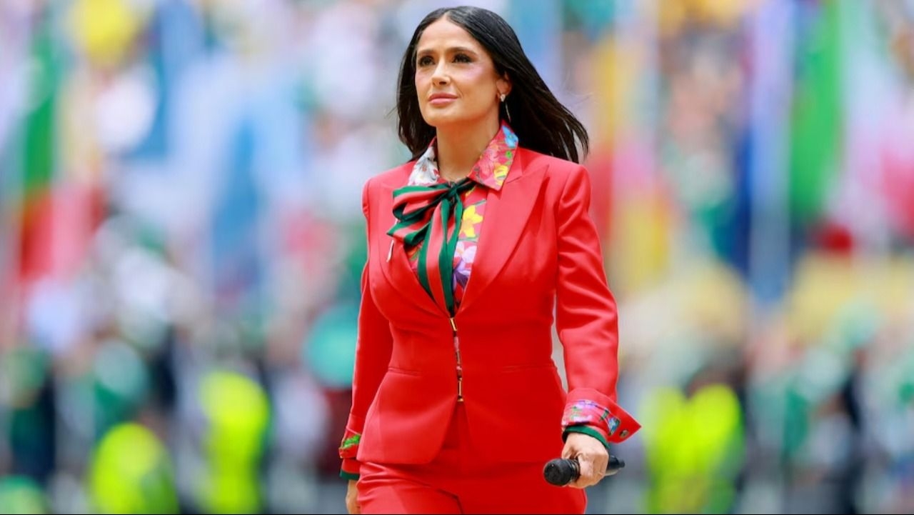 Tras las críticas, aclaran que Salma Hayek no representó a la presidenta Sheinbaum