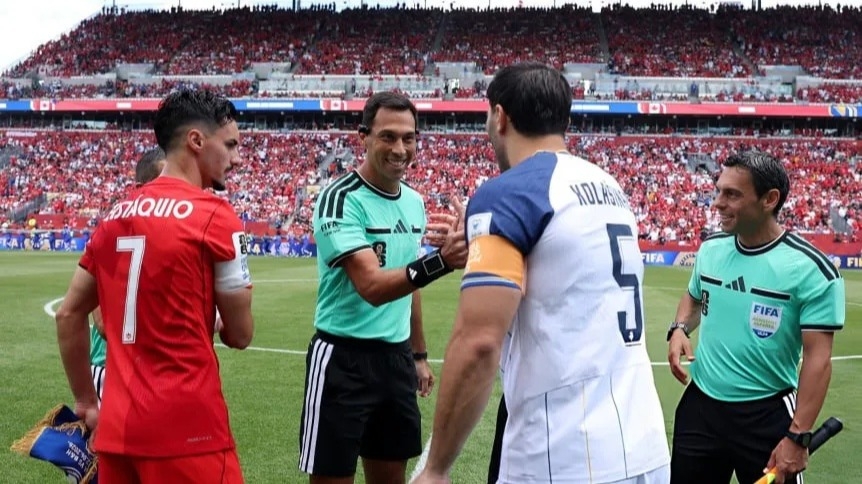 Belatti, el árbitro argentino que debutó con un récord en el Mundial