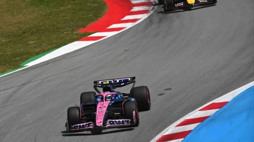 Russell hizo la pole en Barcelona y Colapinto partirá desde el lugar 13