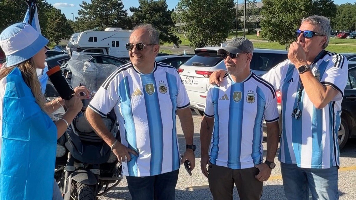 Locura argentina: tres amigos viajaron 14.500 km en moto por la Selección