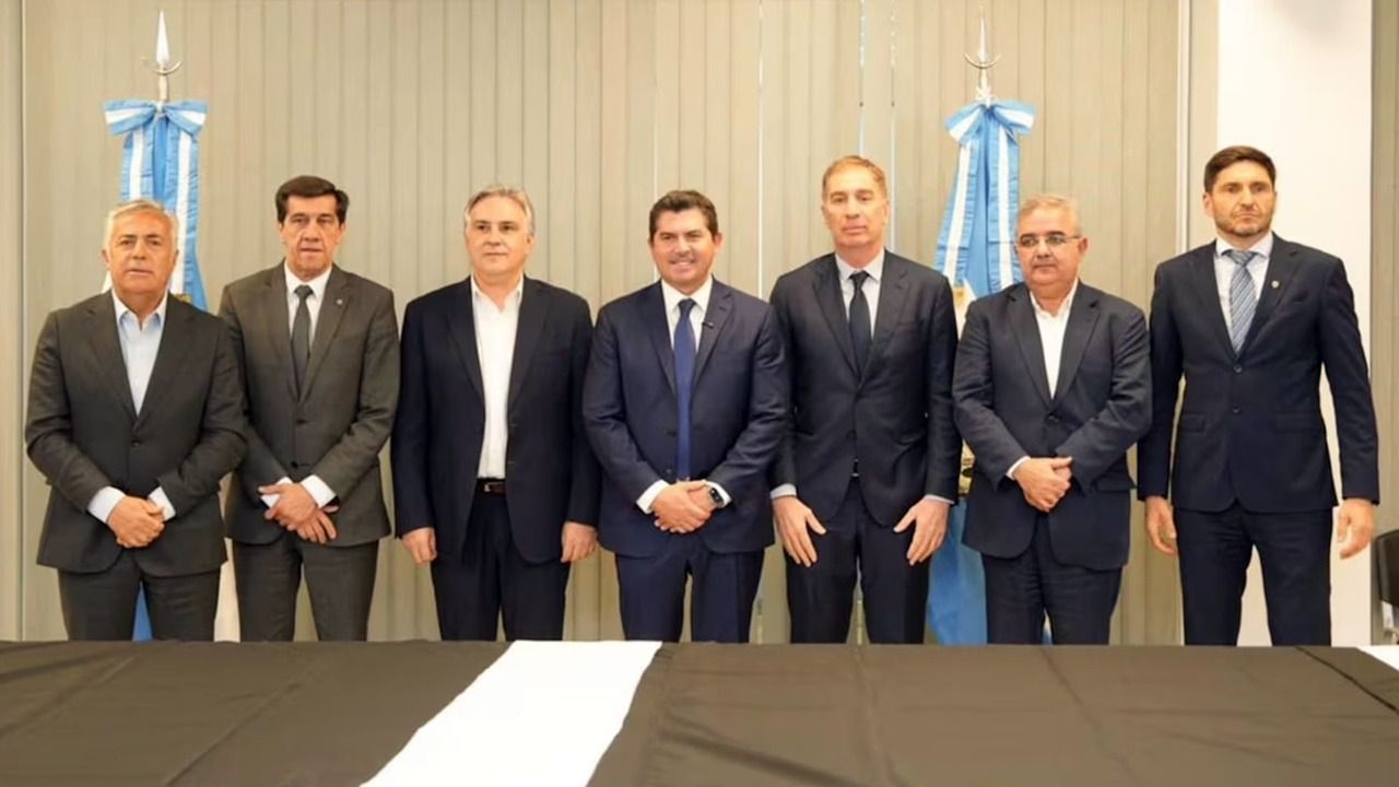 Santilli acelera acuerdos con gobernadores para impulsar la reforma electoral