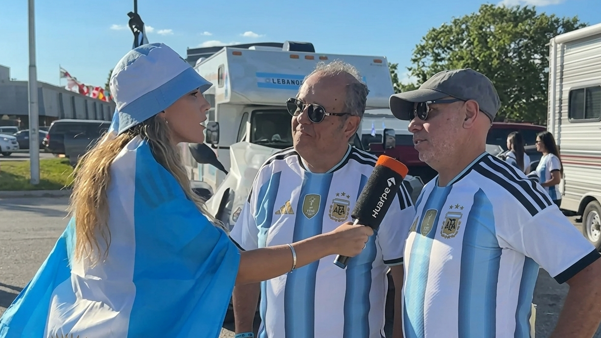GRUPO HUARPE arrancó la previa al partido de Argentina con móviles en vivo