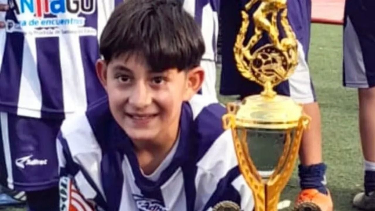 Un adolescente murió tras recibir un pelotazo en el pecho jugando al fútbol