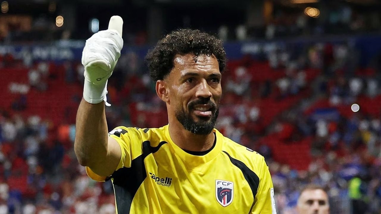 El arquero de Cabo Verde tiene una insólita doble vida deportiva