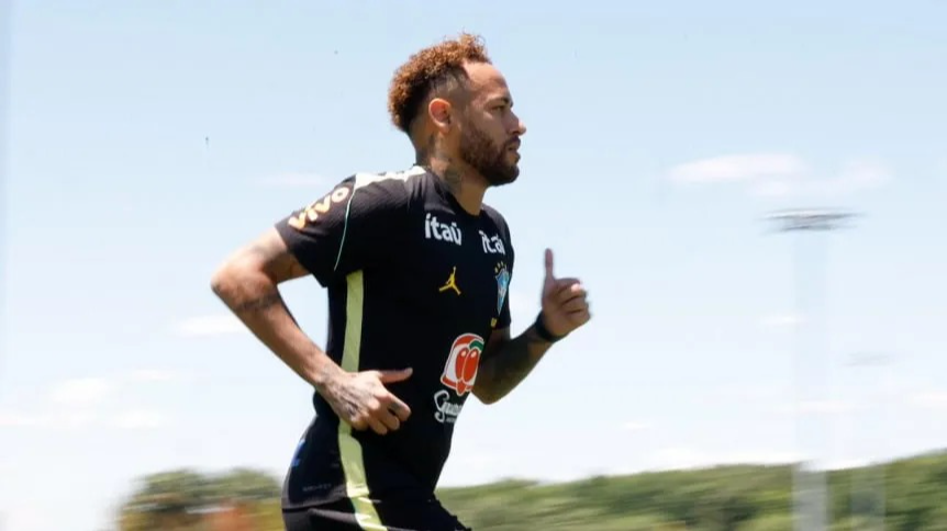 Neymar volvió a entrenarse con pelota y crece la ilusión en Brasil