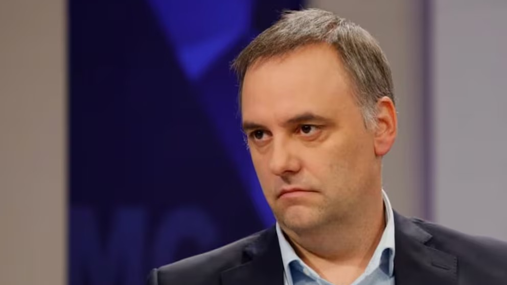 Investigan la versión cripto de Adorni y revisarán ingresos al country