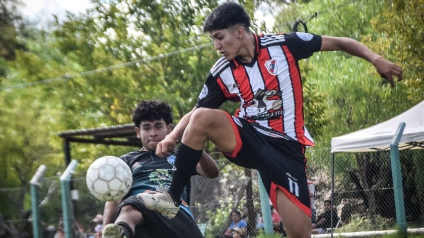 Carlos Burgoa, el joven de Valle Fértil que irá por su sueño en Independiente