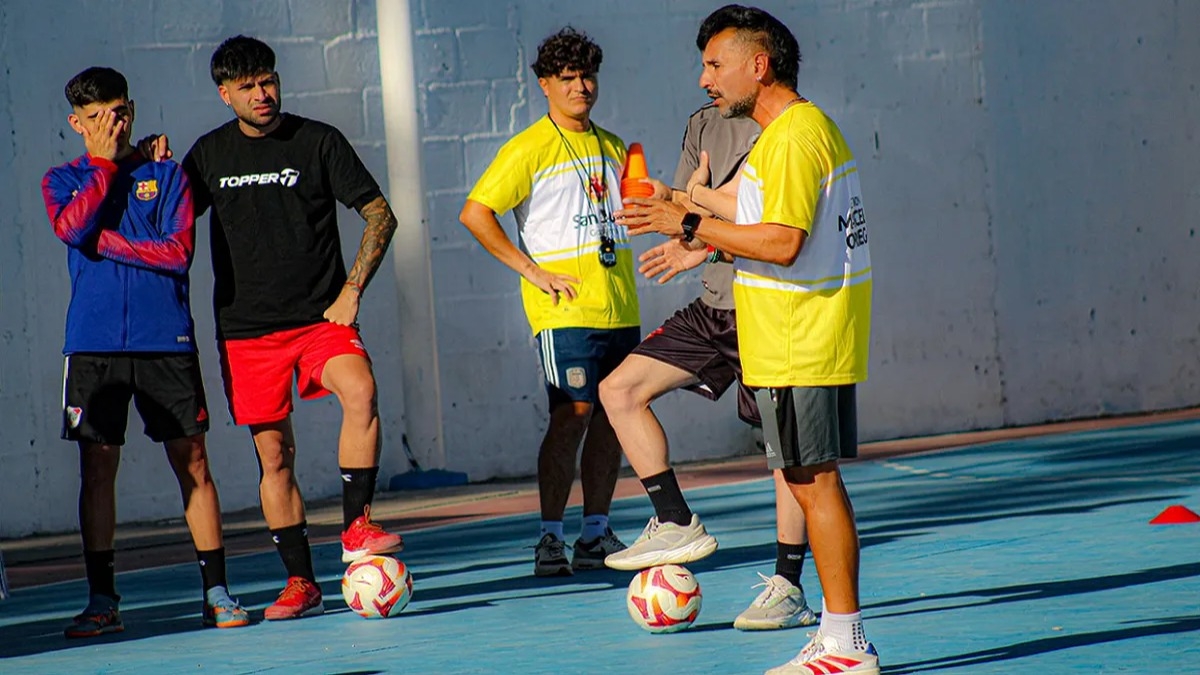Una nueva capacitación busca elevar el nivel del futsal en San Juan