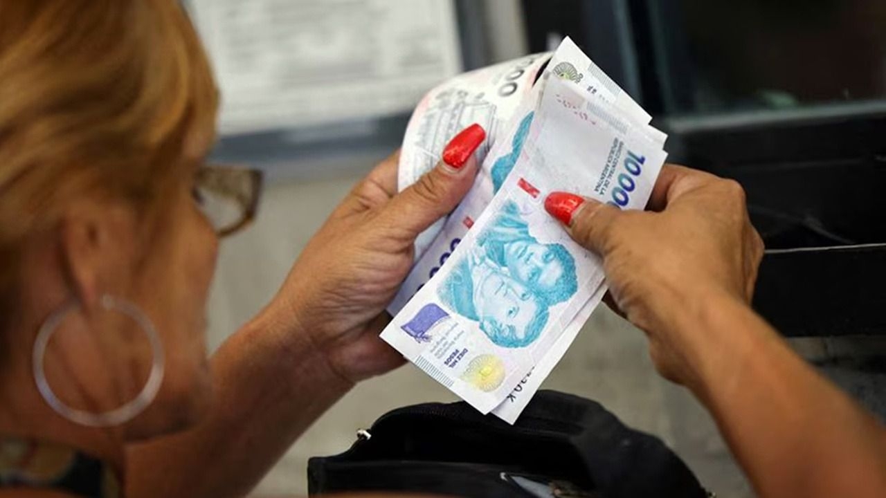 Confirmaron el pago de medio aguinaldo a estatales en San Juan
