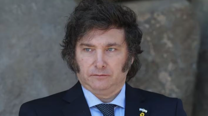 Milei criticó a Flor Peña tras la fake news sobre Jorge Messi: "Corpo Basura"