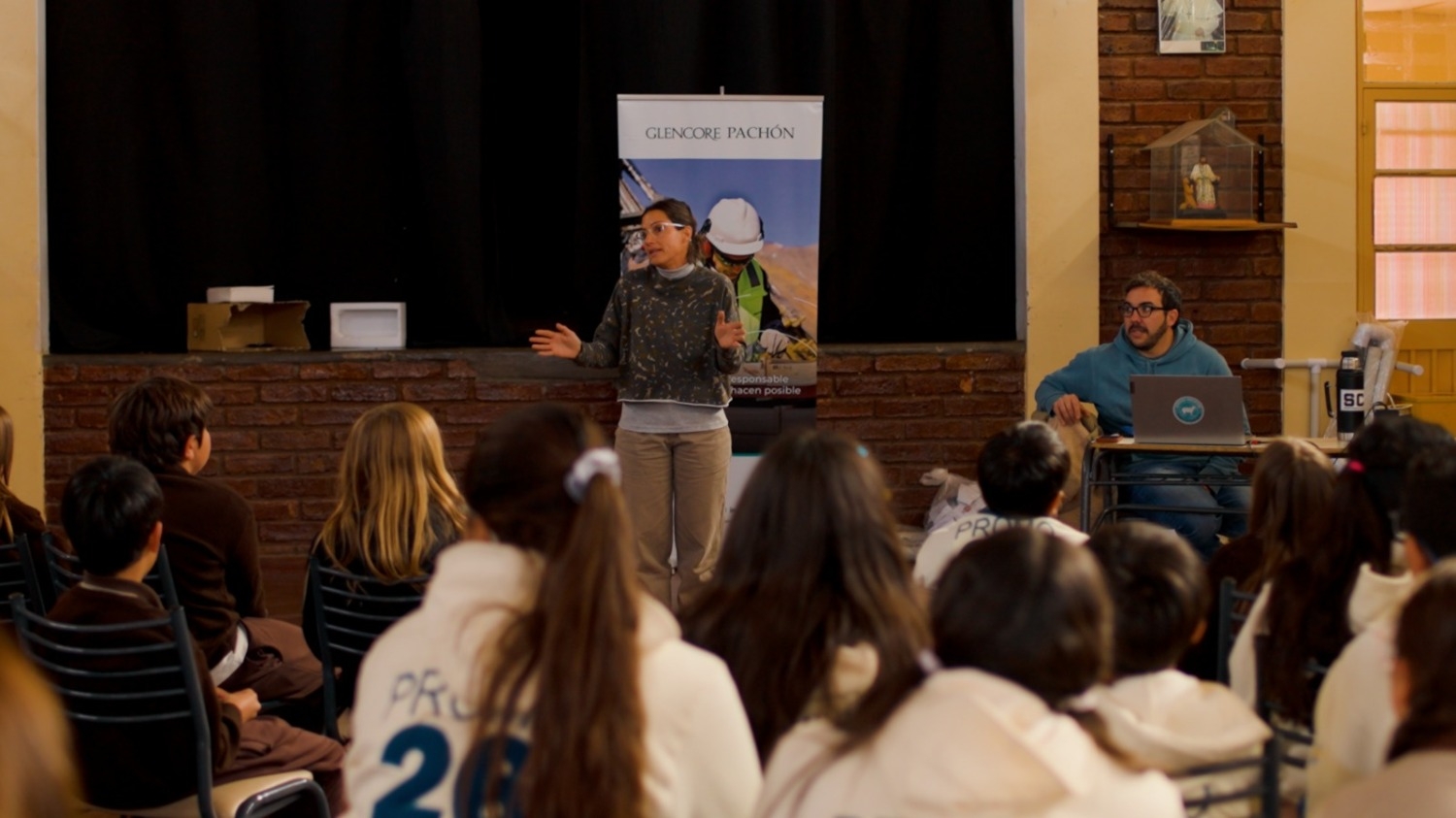 Glencore Pachón impulsa huertas hidropónicas en escuelas de Calingasta
