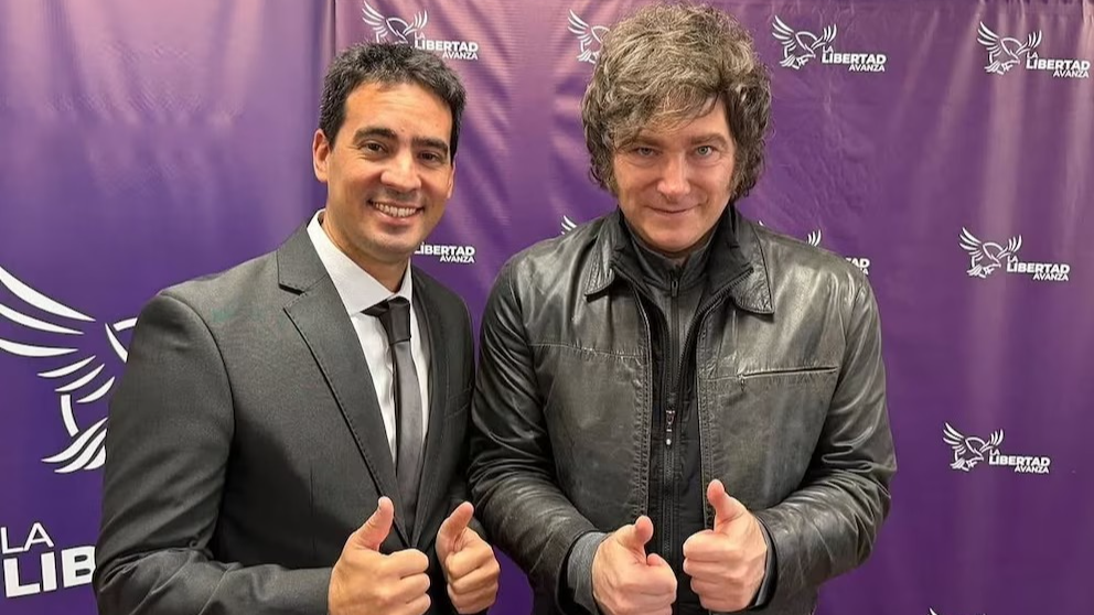 Quién es Adrián Ravier, el economista elegido por Milei como vocero