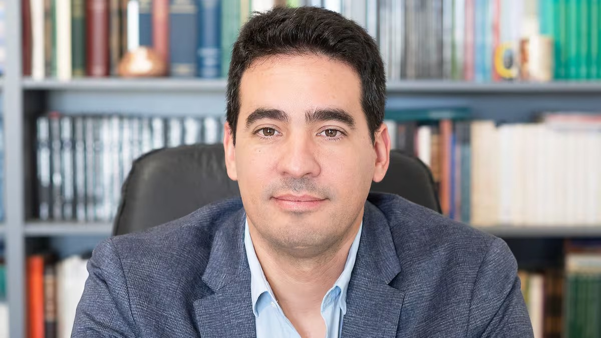 Ravier tras su designación: “Trataré de aportar para comunicar los logros del Gobierno”