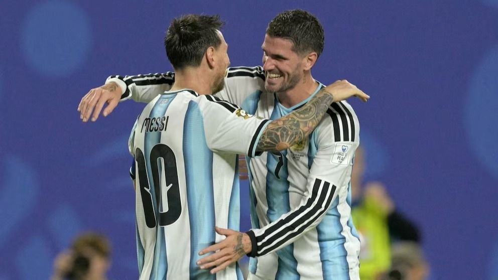 Messi y De Paul pasaron por la peluquería antes del duelo contra Austria