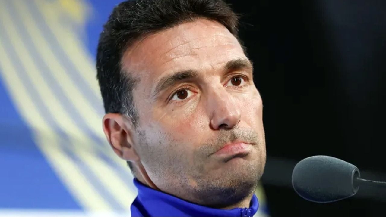 Scaloni estalló ante la pregunta de la fake news sobre Messi y su papá