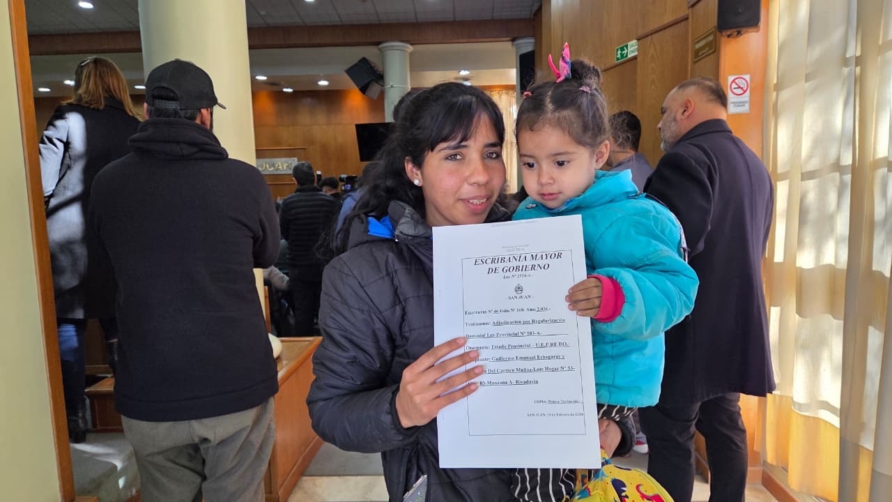 Para escriturar gratis mi casa, ¿qué trámite debo hacer y dónde realizarlo?