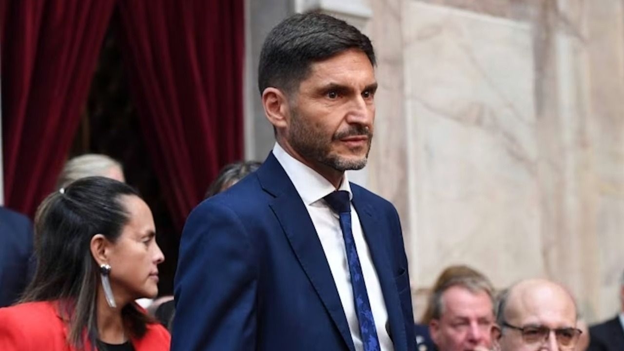 Pullaro criticó a Adorni: “Si fuera funcionario de Santa Fe no seguiría en el cargo”