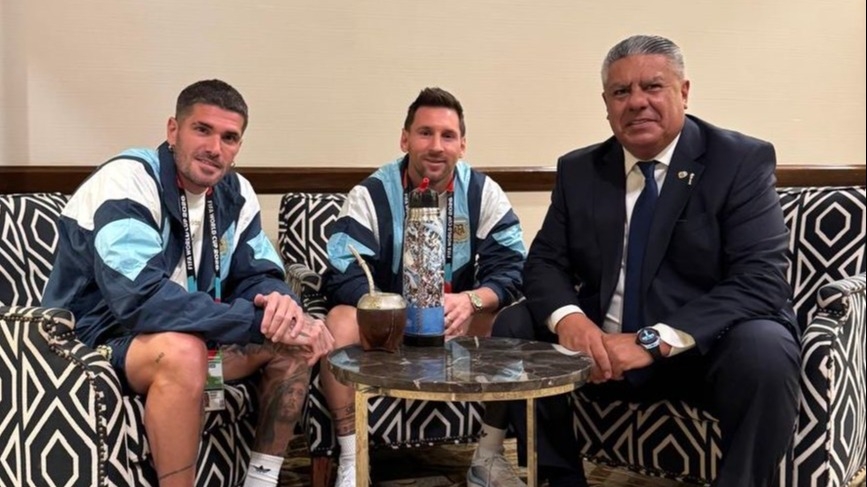 El posteo de "Chiqui" Tapia junto a Messi y De Paul en la previa al duelo con Austria
