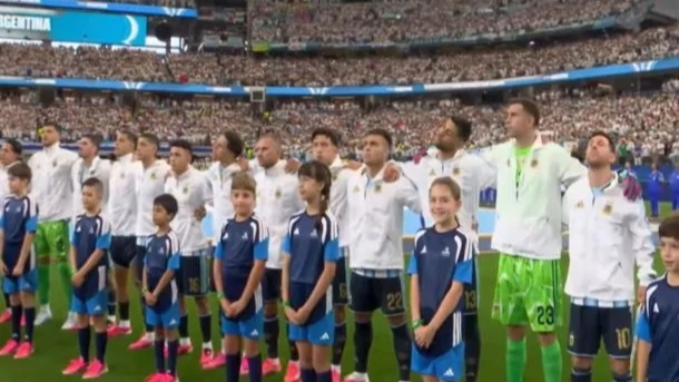 Así se vivió el Himno argentino antes del partido frente a Austria