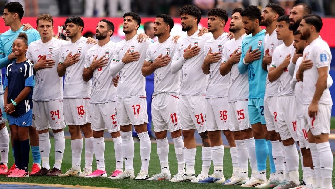 La Selección Iraní rinde homenaje a las niñas víctimas de la Escuela de Minab 