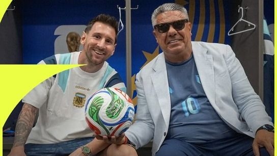 La imagen del Chiqui Tapia junto a Messi que lo dice todo