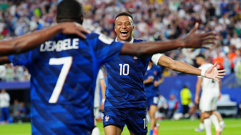 Con Mbappé como figura, Francia aplastó a Irak 3-0 y selló su pase a 16avos 