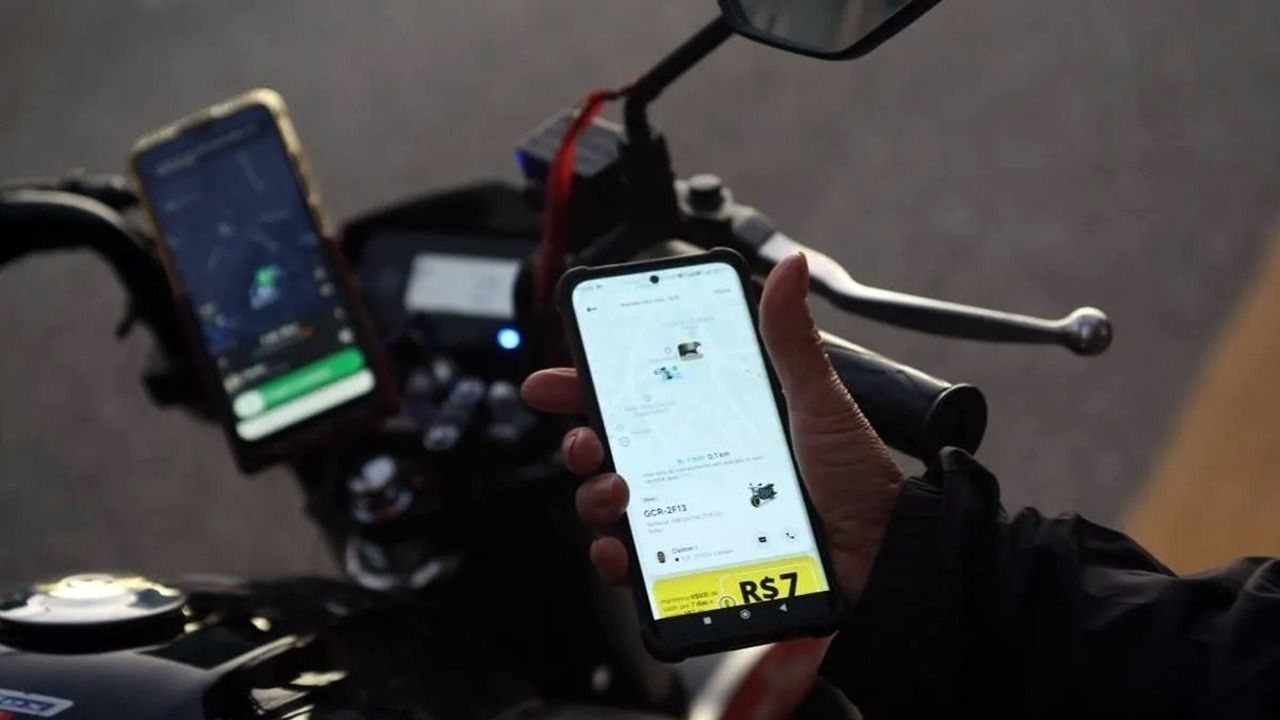 Asaltaron a un chofer de aplicación en moto y  le robaron $316.000 en Rawson