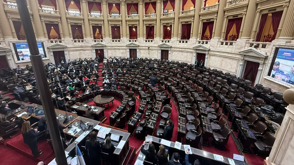 El oficialismo frenó la interpelación a Adorni en Diputados